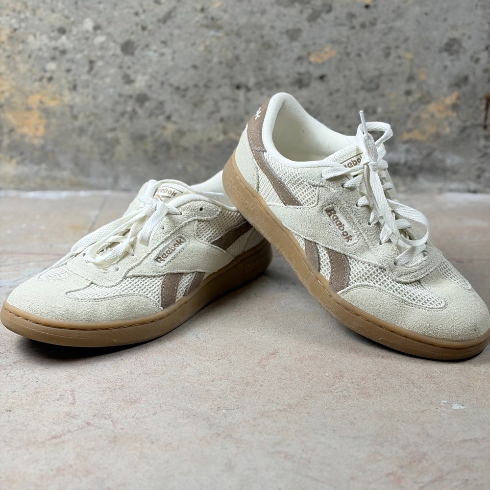 Reebok FFC0092429 Womens Sneakers 7.5 Beige Suede Lifestyle Athletic Shoes